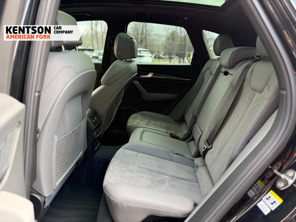 Vehicle image 45 of 49