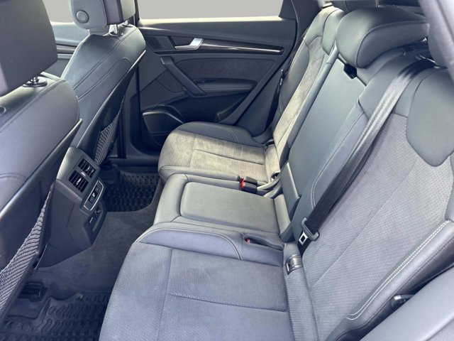 Vehicle image 11 of 34