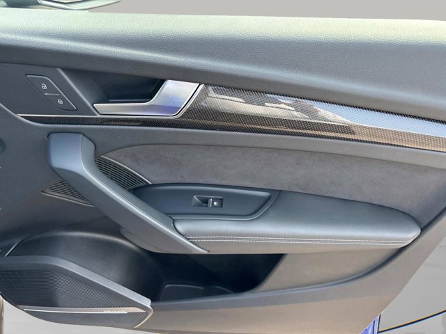 Vehicle image 26 of 34