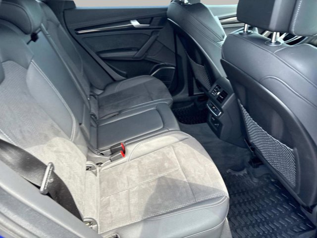 Vehicle image 13 of 34