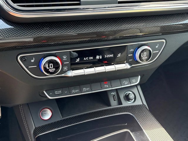Vehicle image 21 of 34