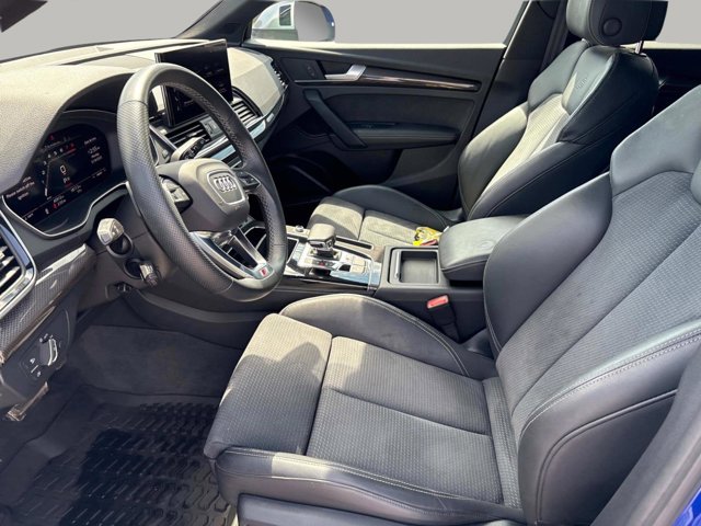 Vehicle image 32 of 34