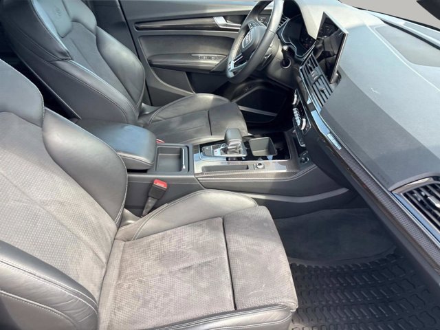 Vehicle image 12 of 34