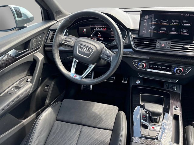 Vehicle image 17 of 34