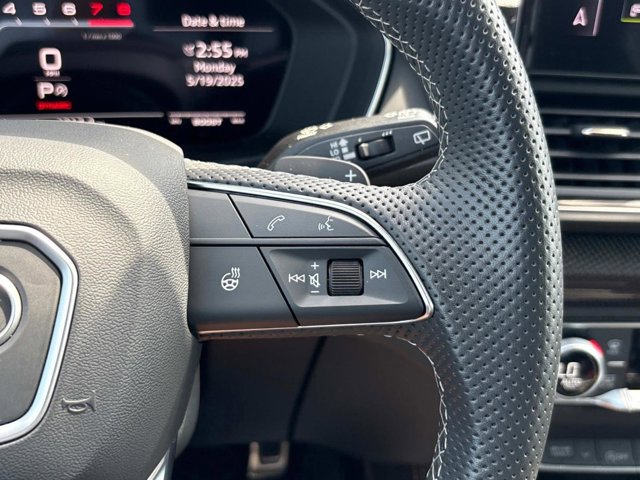 Vehicle image 31 of 34