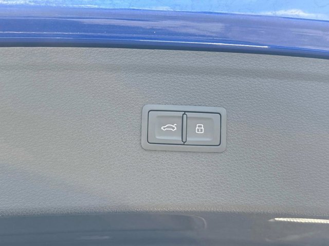 Vehicle image 28 of 34