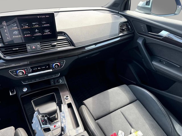 Vehicle image 18 of 34