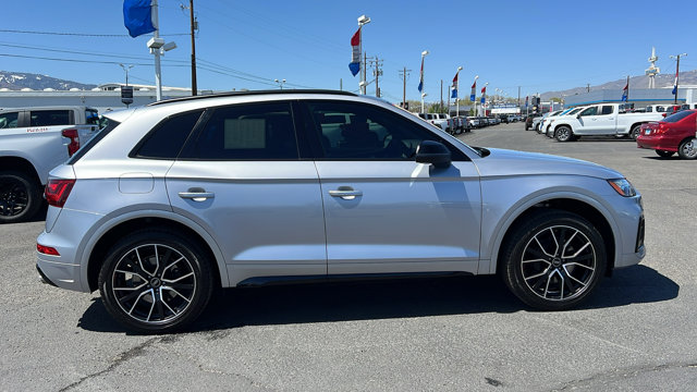 Vehicle image 4 of 31