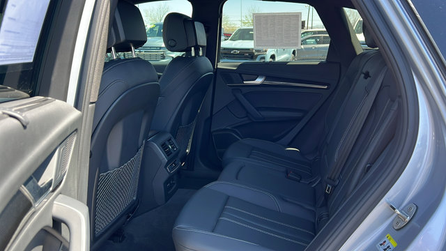 Vehicle image 14 of 31