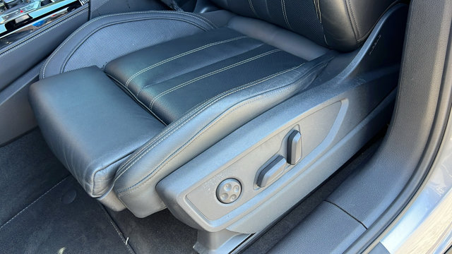 Vehicle image 19 of 31