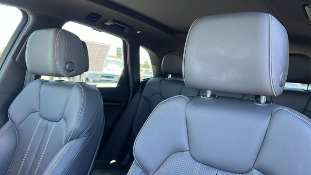 Vehicle image 20 of 31