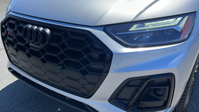 Vehicle image 9 of 31