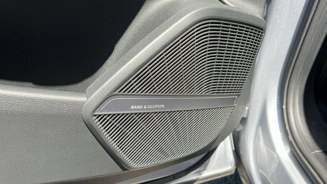 Vehicle image 13 of 31