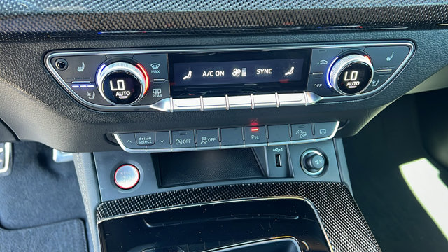 Vehicle image 23 of 31
