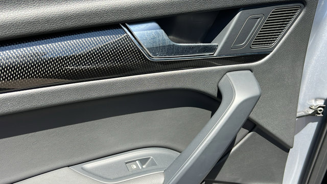 Vehicle image 12 of 31