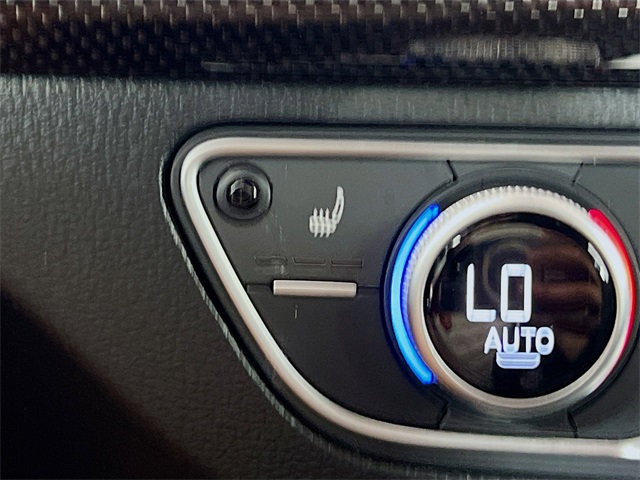 Vehicle image 19 of 25