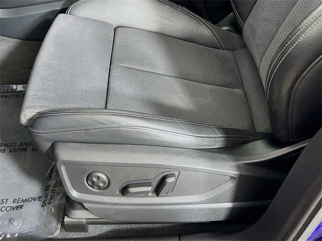 Vehicle image 23 of 25