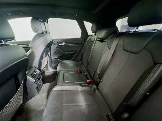 Vehicle image 8 of 25