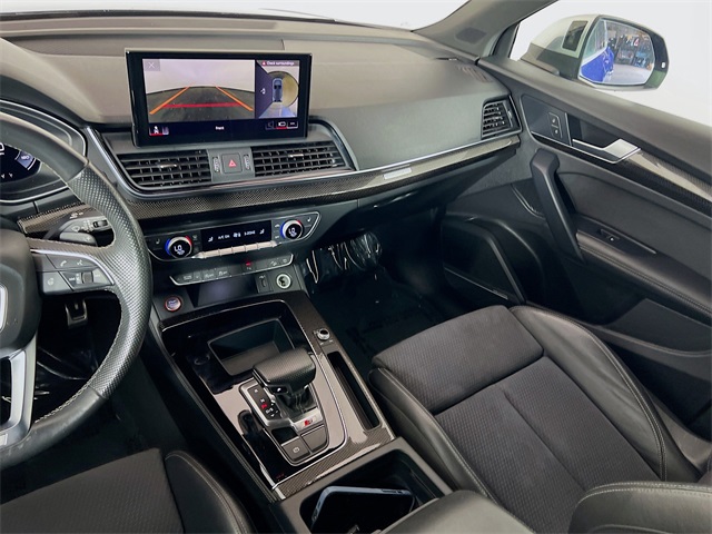 Vehicle image 13 of 25