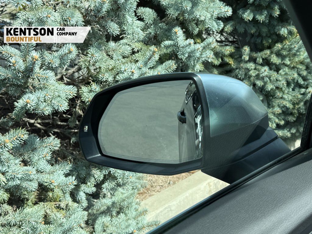 Vehicle image 28 of 48