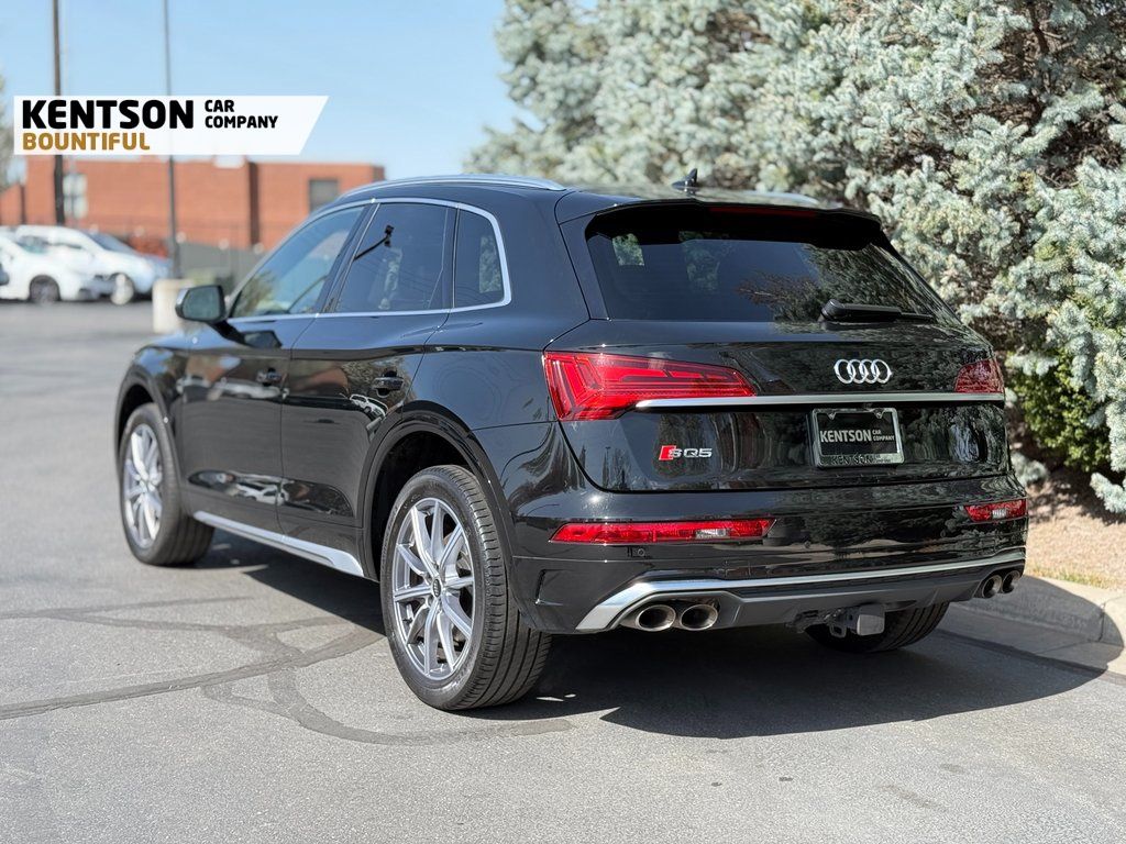 Vehicle image 10 of 48