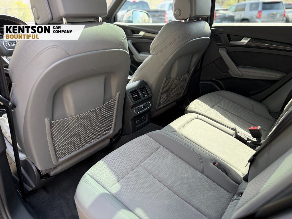 Vehicle image 43 of 48