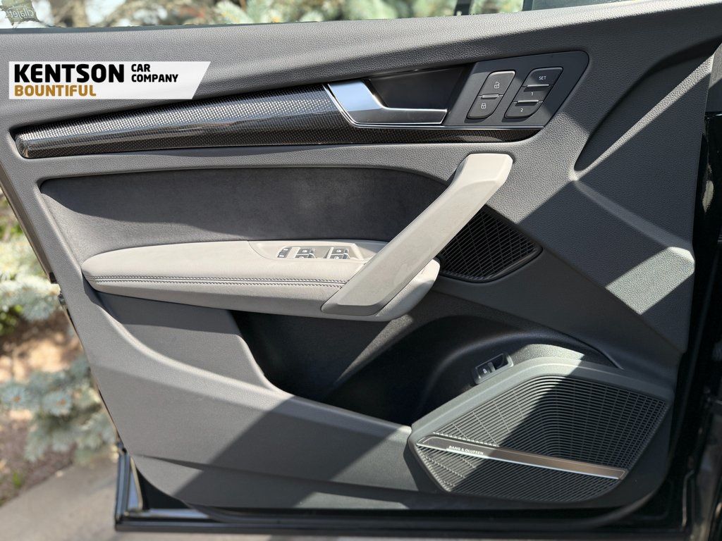 Vehicle image 25 of 48