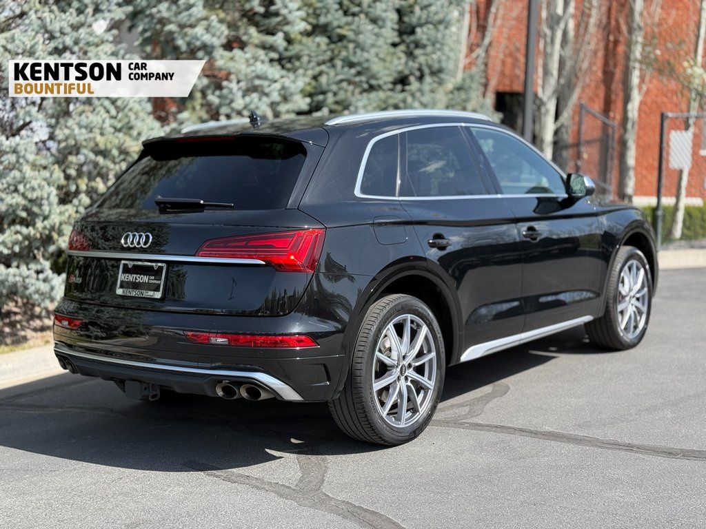 Vehicle image 3 of 48