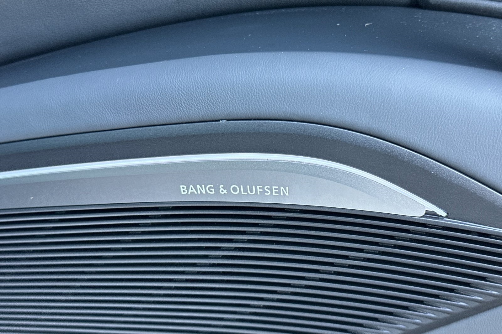 Vehicle image 18 of 35