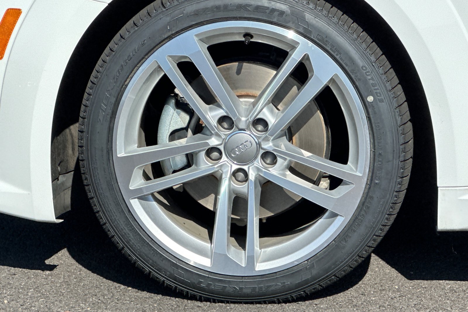 Vehicle image 31 of 35