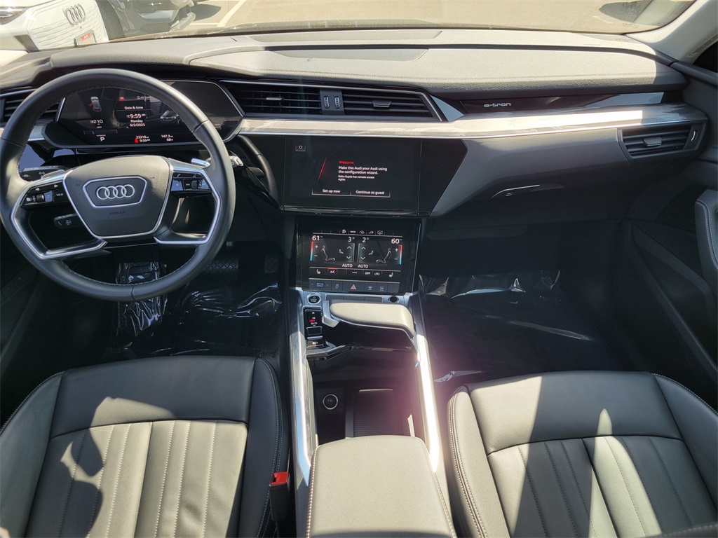 Vehicle image 14 of 27