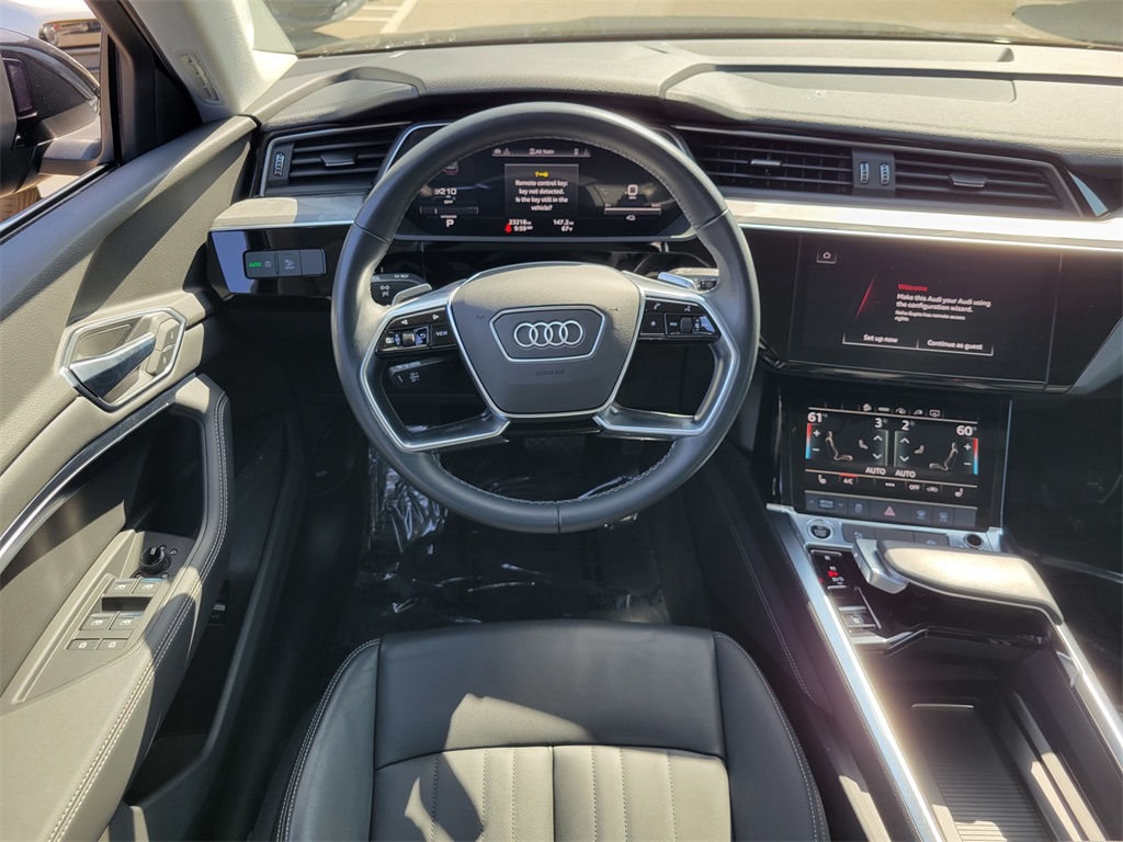 Vehicle image 13 of 27