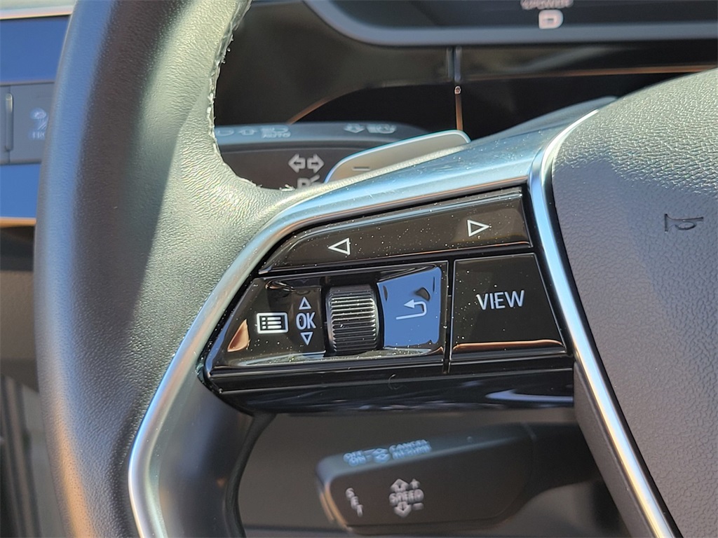 Vehicle image 24 of 27