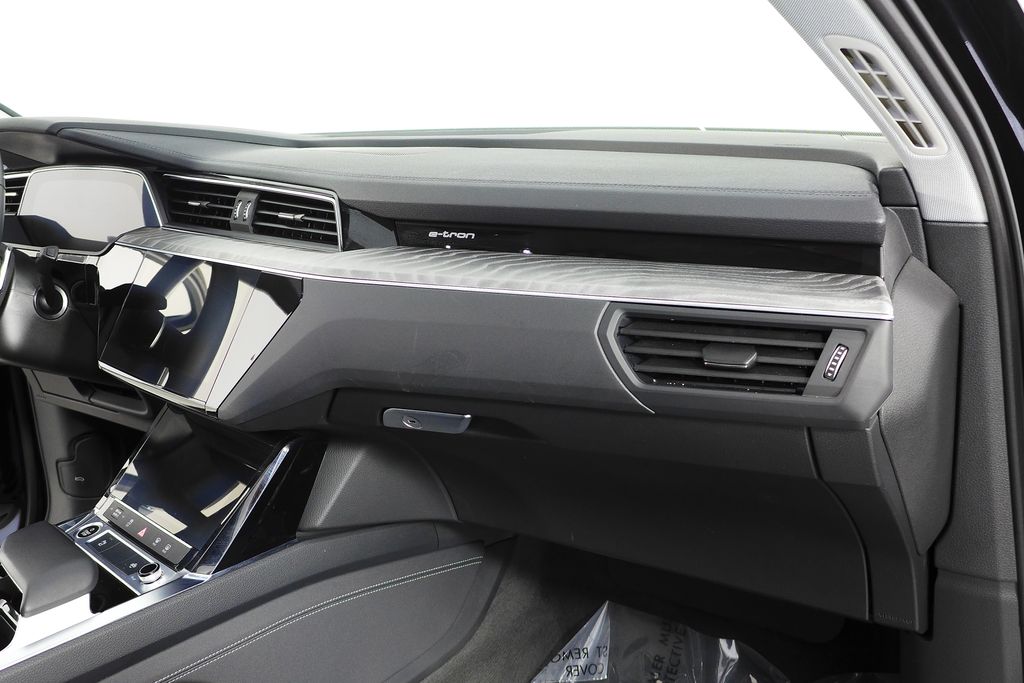 Vehicle image 15 of 30