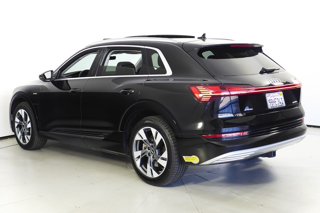 Vehicle image 8 of 30