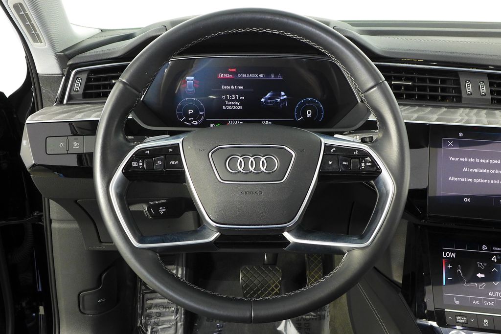Vehicle image 27 of 30