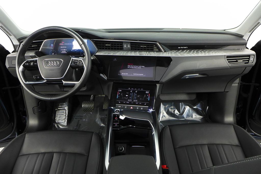 Vehicle image 25 of 30