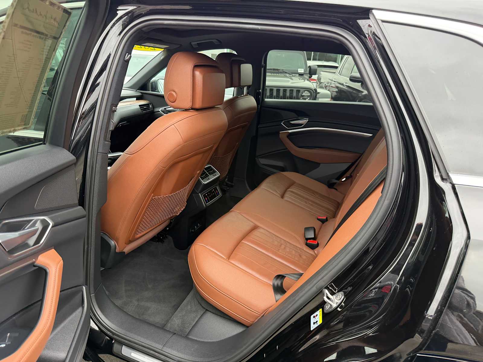 Vehicle image 19 of 38