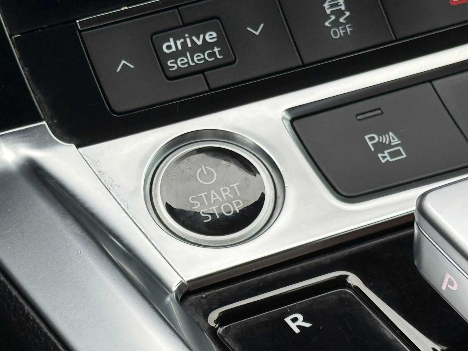 Vehicle image 34 of 38