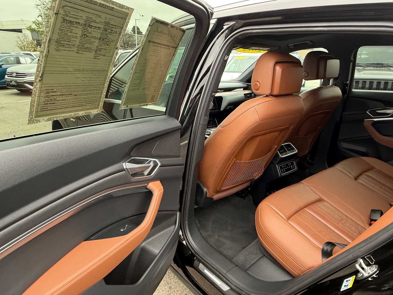 Vehicle image 18 of 38