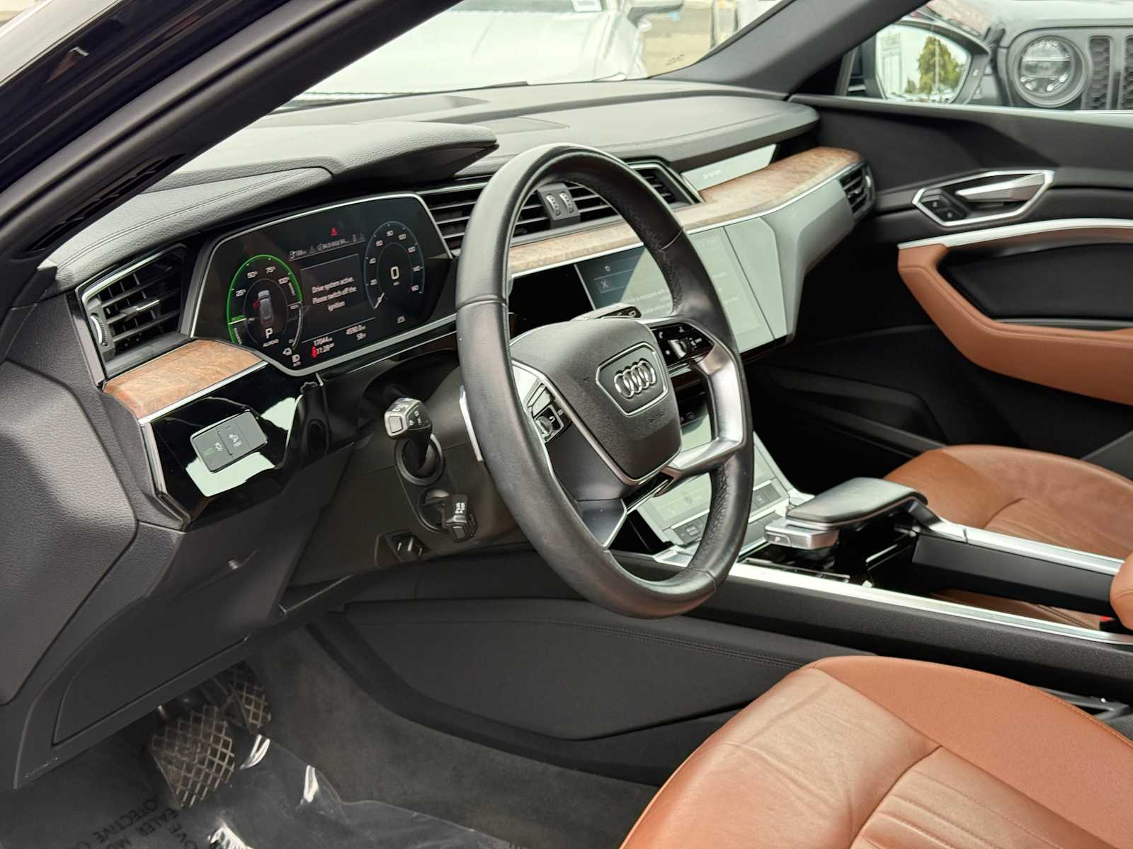 Vehicle image 24 of 38