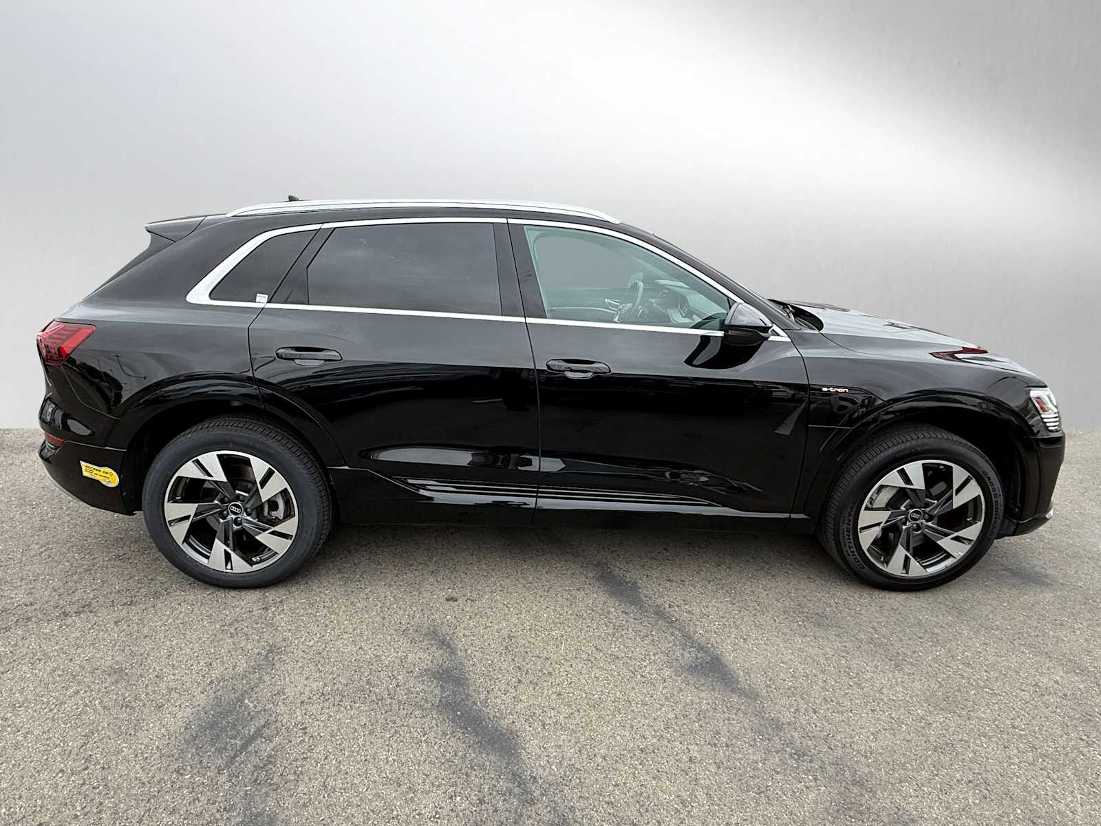 Vehicle image 7 of 38