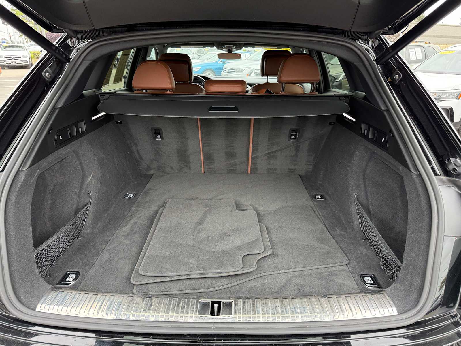 Vehicle image 13 of 38