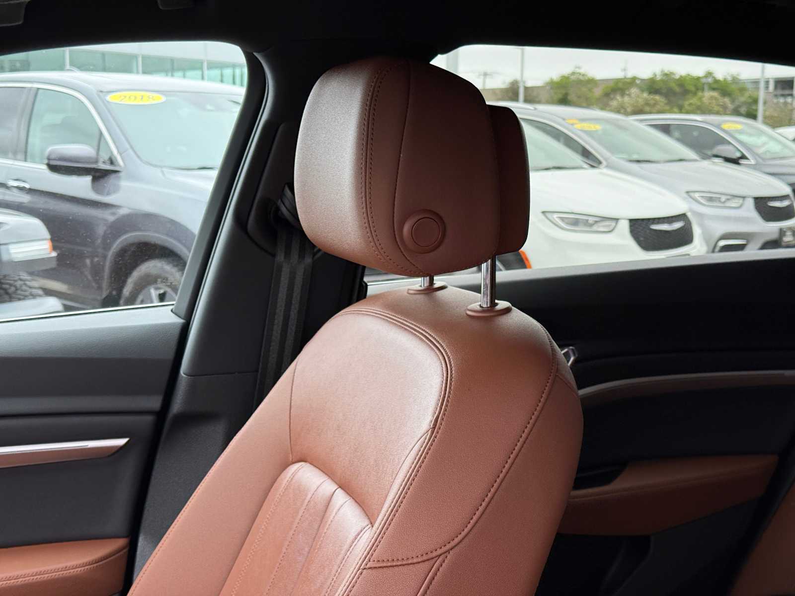 Vehicle image 26 of 38