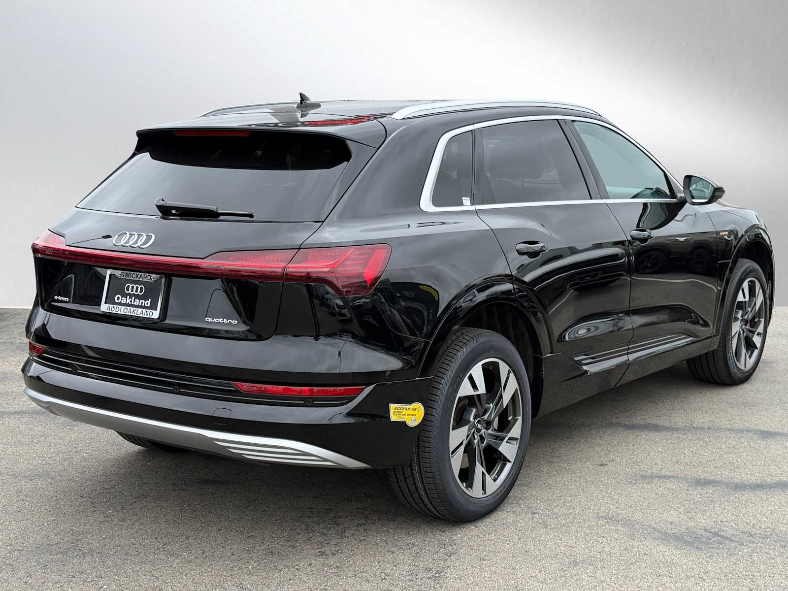 Vehicle image 3 of 38