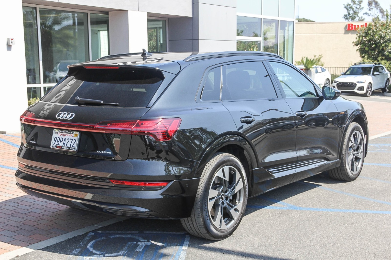 Vehicle image 4 of 28