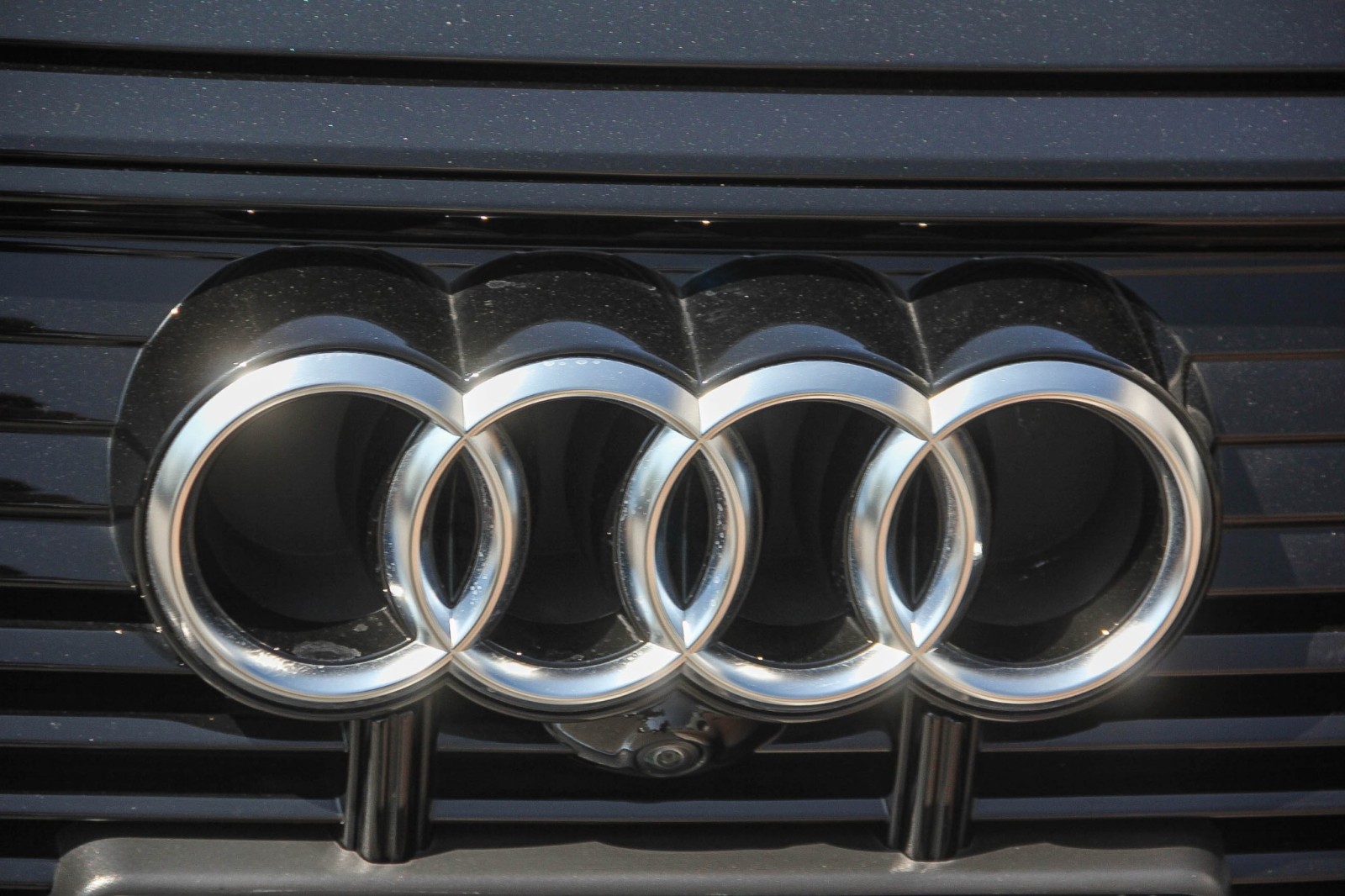 Vehicle image 11 of 28