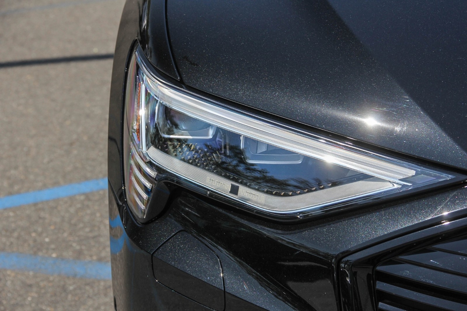 Vehicle image 10 of 28