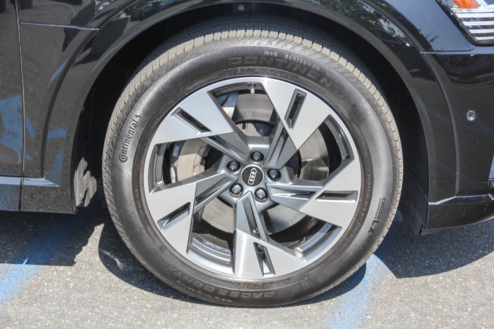 Vehicle image 9 of 28