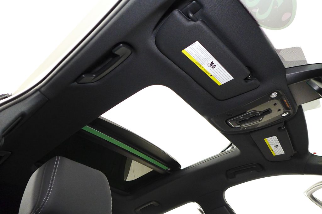 Vehicle image 18 of 30